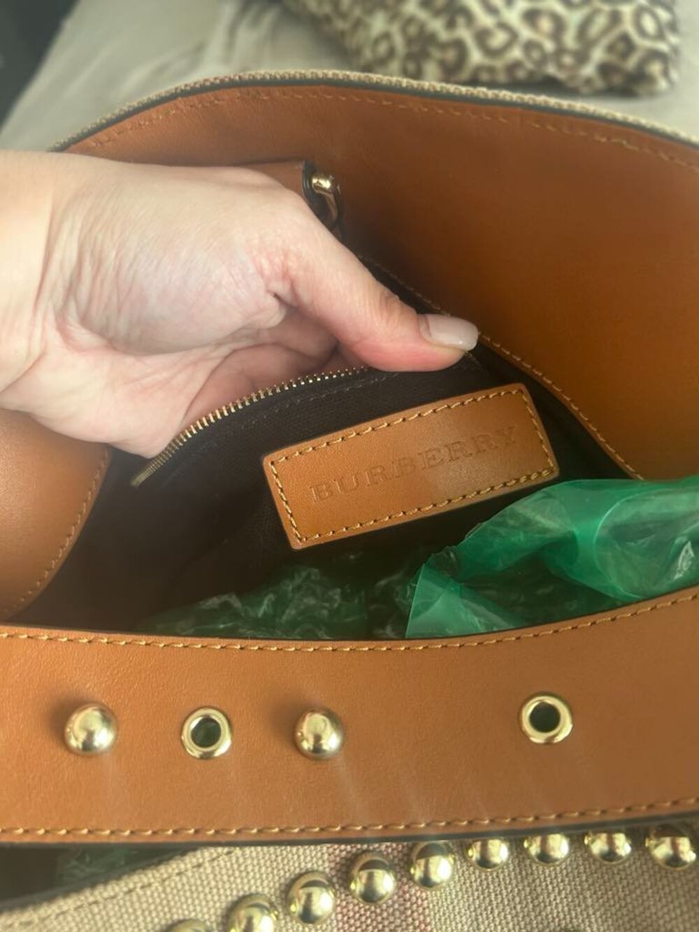 Burberry Authentic Ashby Hobo Nova Bag - Picture 13 of 13